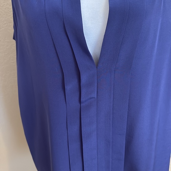 Kate Spade Blue Sleeveless Pleated Blouse 100% Silk - Picture 2 of 7